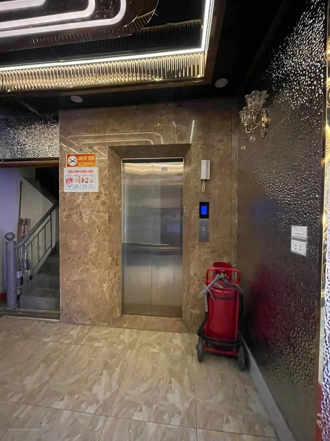 Bán Nhà Mặt Phố Trung Hòa, Cầu Giấy, Hà Nội, 132 m2, Mt 6m chỉ 84.9 tỷ(hơn 600tr/m2) - quá rẻ