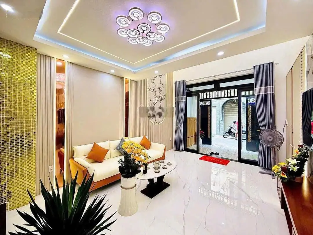 Chủ cần bán gấp nhà hẻm ô tô Phạm Văn Chiêu Gò Vấp 56m2, 1 trệt 3 lầu 5PN 6WC giá 2ty950, SHR
