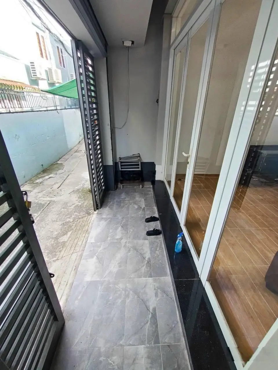 Kẹt tiền bán gấp nhà đường Nguyễn Bá Lân, Thảo Điền quận 2 giá 3tỷ200tr DT 56m2