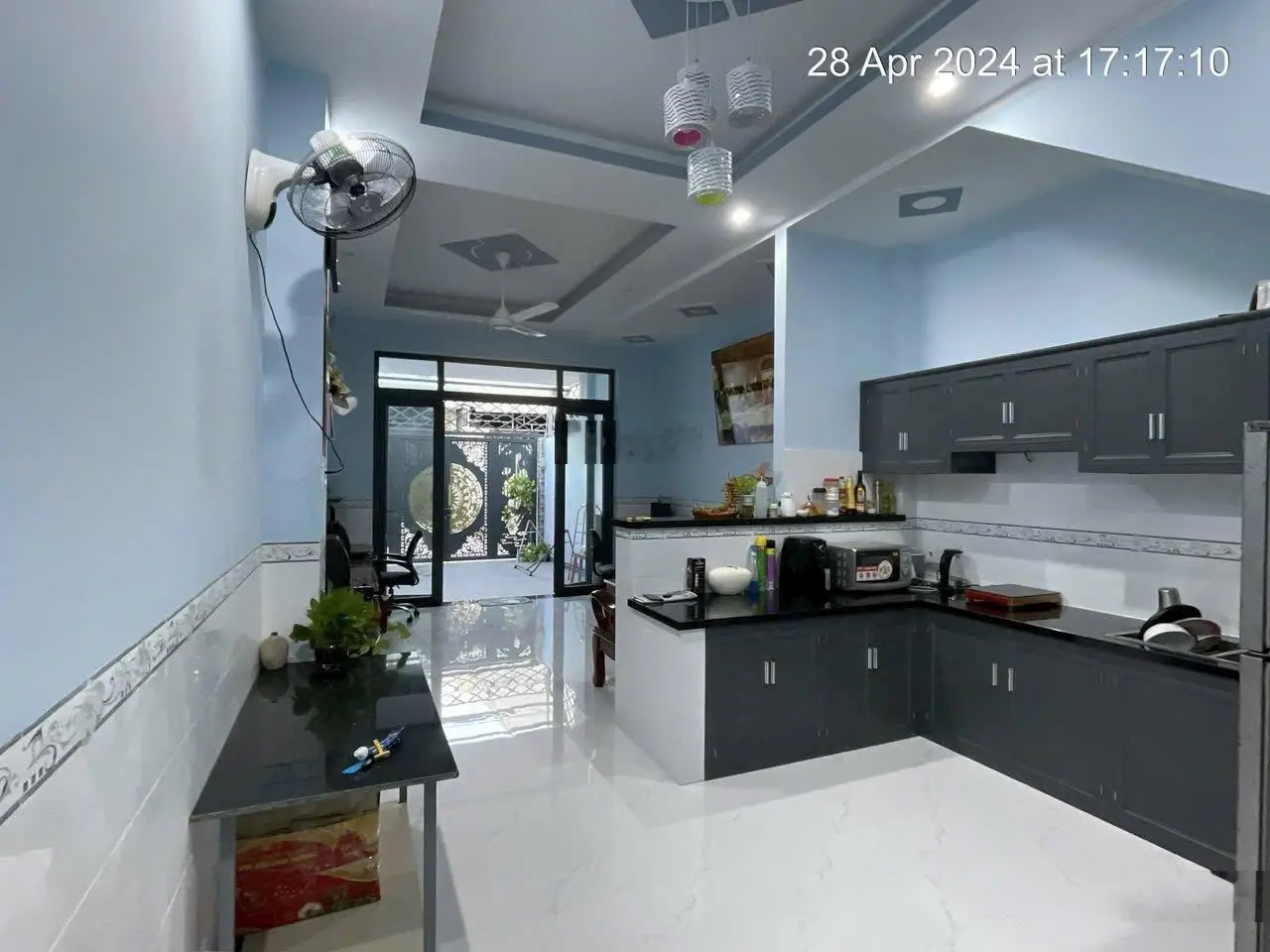 Bán nhà 3 tầng ngay Vinhomes giá rẻ, vào ở ngay, hoàn công đầy đủ