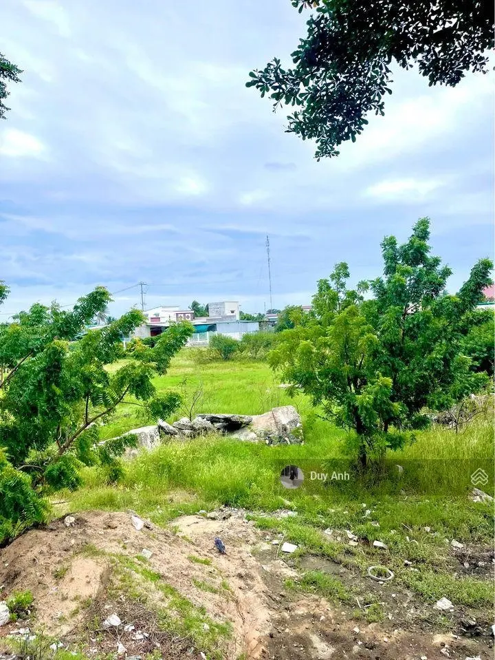 Bán gấp lô đất cách Vincom Plaza 400m, Đ.Tạ Uyên, Phường 1, Cà Mau. 120m2/450tr, sổ riêng, full thổ