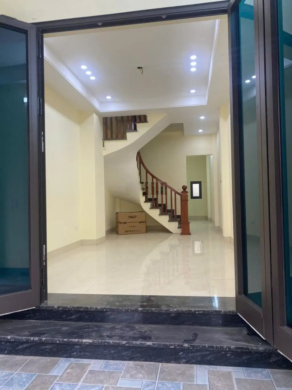 Bán nhà riêng tại Thị trấn Đông Anh, 3,93 tỷ, 47m2, 4PN, 3WC, đẹp, nhiều tiện ích