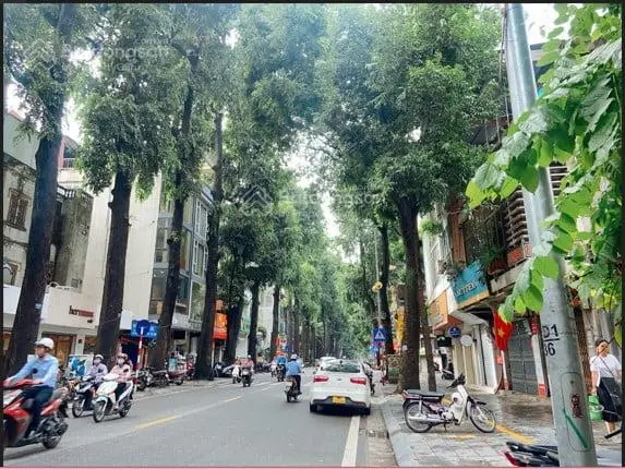 Cần bán nhà mặt phố Hàn Thuyên, vị trí đắc địa 2 mặt tiền ngay khu phổ cổ, dt 42m, CC 0793 059 ***