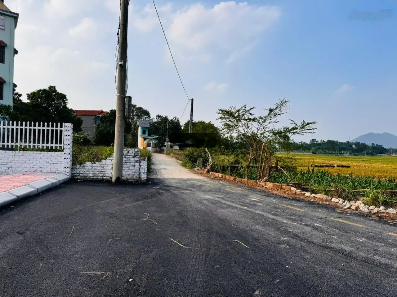 Bán 60m2 bìa làng Gờ Gạo Minh Trí Sóc Sơn, đường thông 5m ngay KCN sạch giá 1x tr. Lh 0981 568 ***