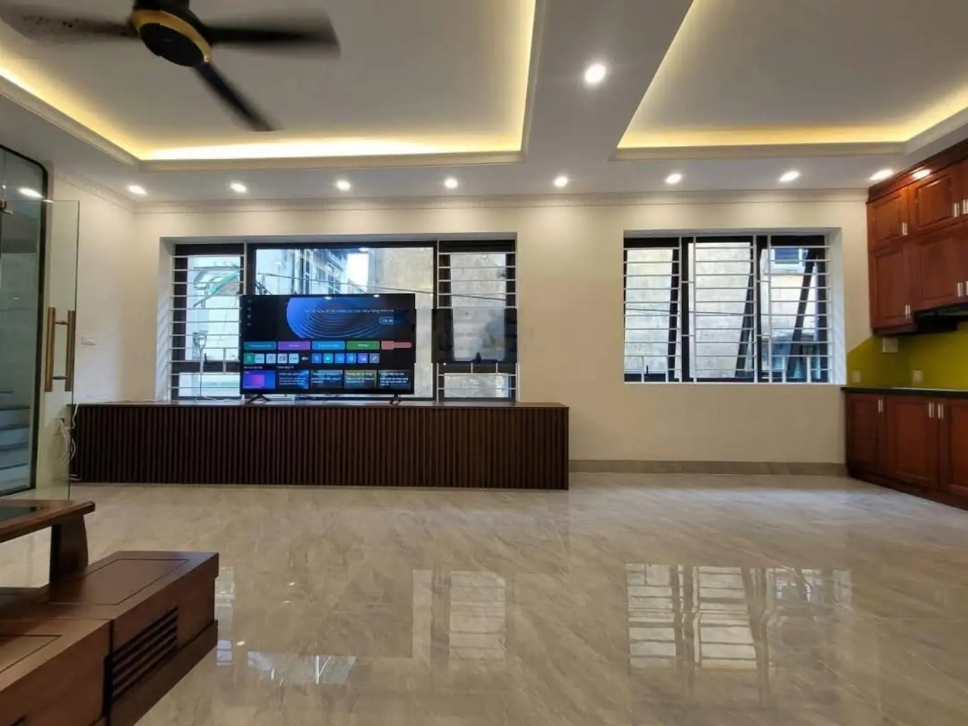 Siêu phẩm Long Biên nhà đẹp như mơ view hồ full nội thất 6 tầng thang máy - Thạch Bàn - vip