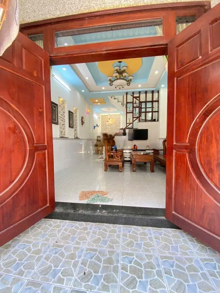 Bán nhà 2 lầu chỉ 4,25 tỷ Nguyễn Duy Trinh Q9. DT 54m2 SHR. LH 0777066878