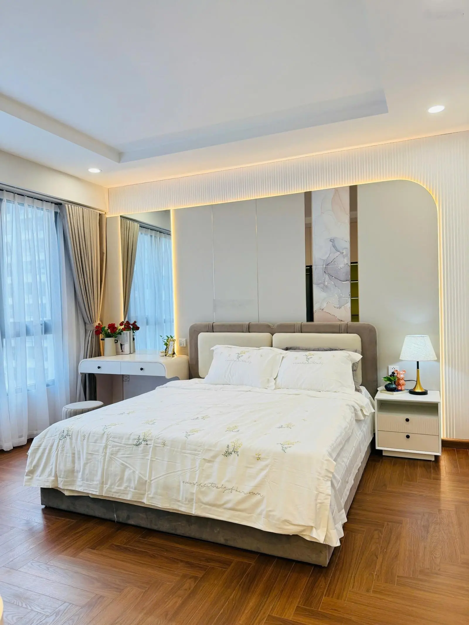 Có slot ô tô vĩnh viễn! Bán căn hộ 2 ngủ 75.2m2 full đồ đẹp như hình giá 6.9tỷ tại Times City