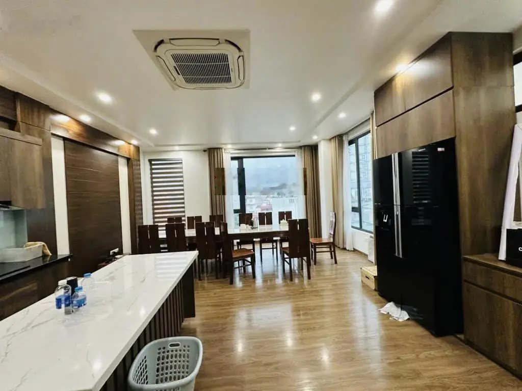 Bán nhà giang văn minh siêu đẹp - ba đình phân lô - lô góc - thang máy 3 bước oto tránh 15 tỷ