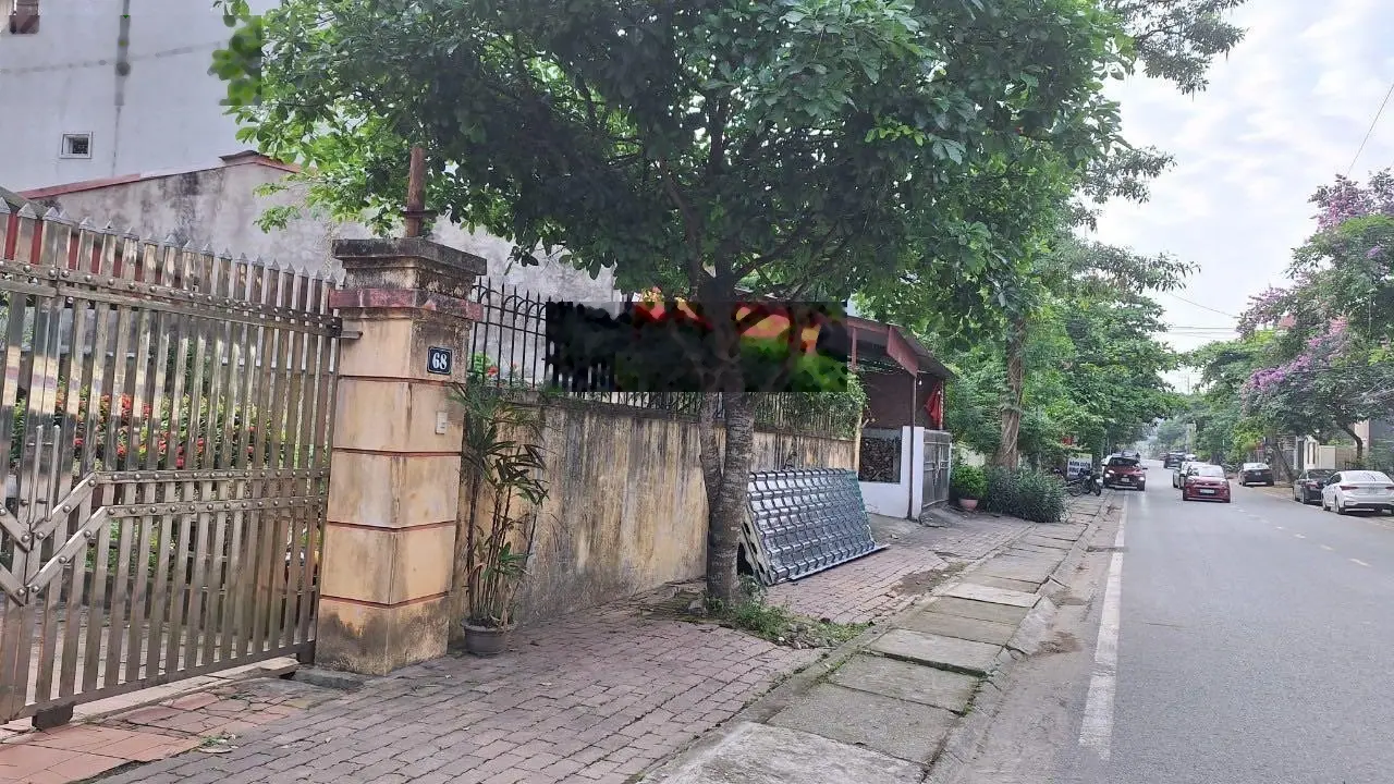 Chính chủ bán đất mặt phố Ngô Gia Tự, TP Yên Bái. 256m2 - MT 8m - giá 6,2 tỷ