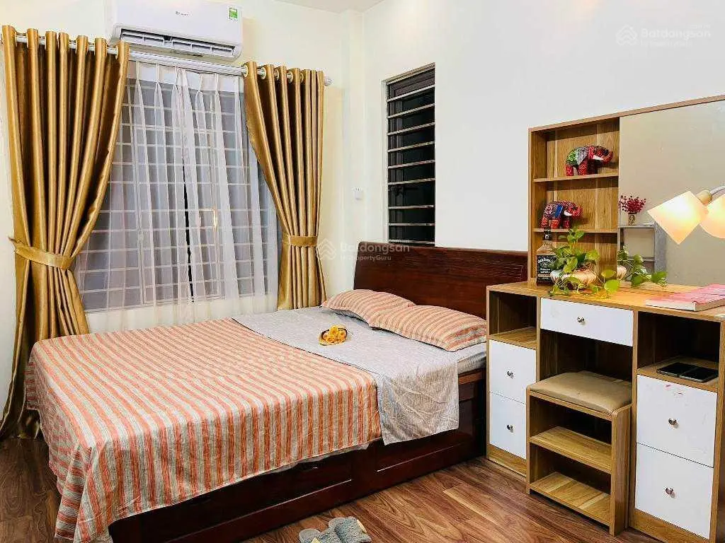 Bán nhà đẹp Nam Đồng, ô tô gần, an sinh đỉnh, nhà đẹp nội thất xịn, ở + cho thuê, 45m2 chỉ 6.3 tỷ
