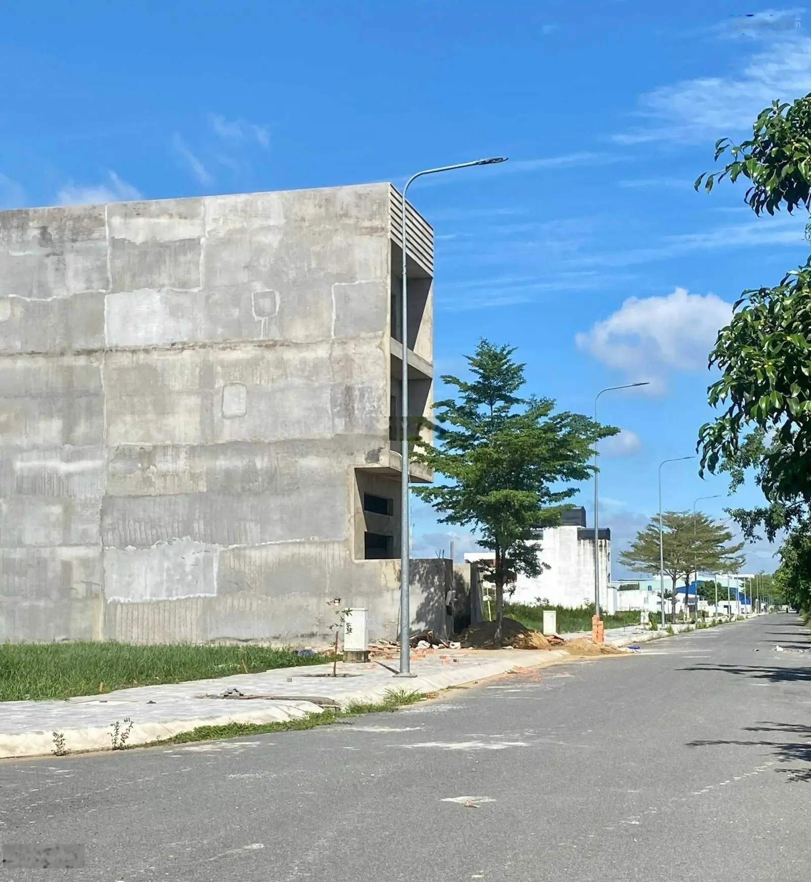CẮT LỖ bán gấp đất 102m2nở hậu MT Phạm Văn Đồng, Hiệp Bình Chánh, Thủ Đức. Giá chỉ còn 2tỷ4/lô. SHR