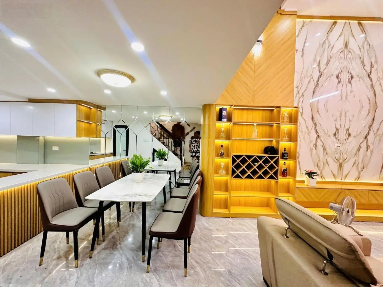 BÁN GẤP NHÀ PHỐ DỐC THỌ LÃO DIỆN TICH 33 m2 nhà 5 tầng mặt tiền 3,5 m giá chào 10,5 tỷ