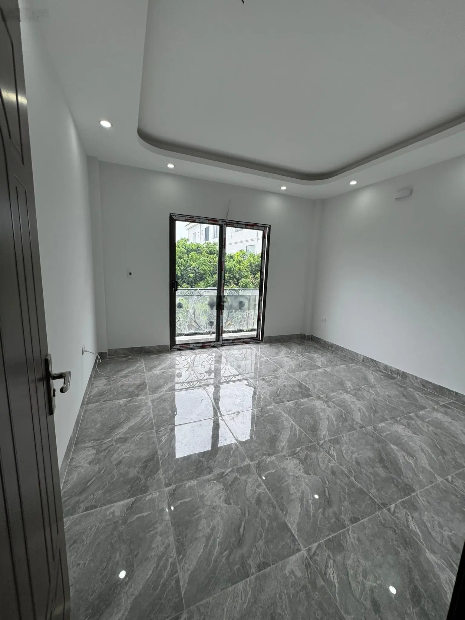 Bán nhà 40m2 giá 2tỷ900 ô tô lùi cửa, sổ đỏ chuẩn, trạm bơm Yên Nghĩa KĐT Đô Nghĩa, không lỗi gì