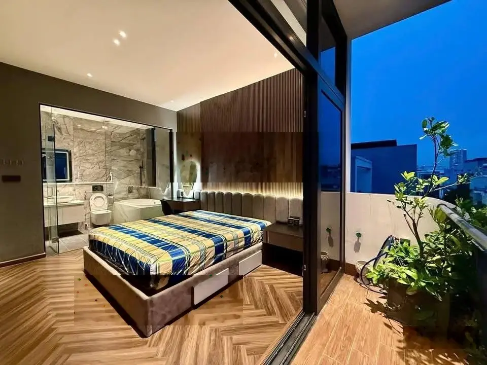 Bán Nhà Khu Liền kề VIP Trung tâm Tây Hồ - 81m2 x 6T x MT 8.5 - Nội thất nhập khẩu - Gara oto