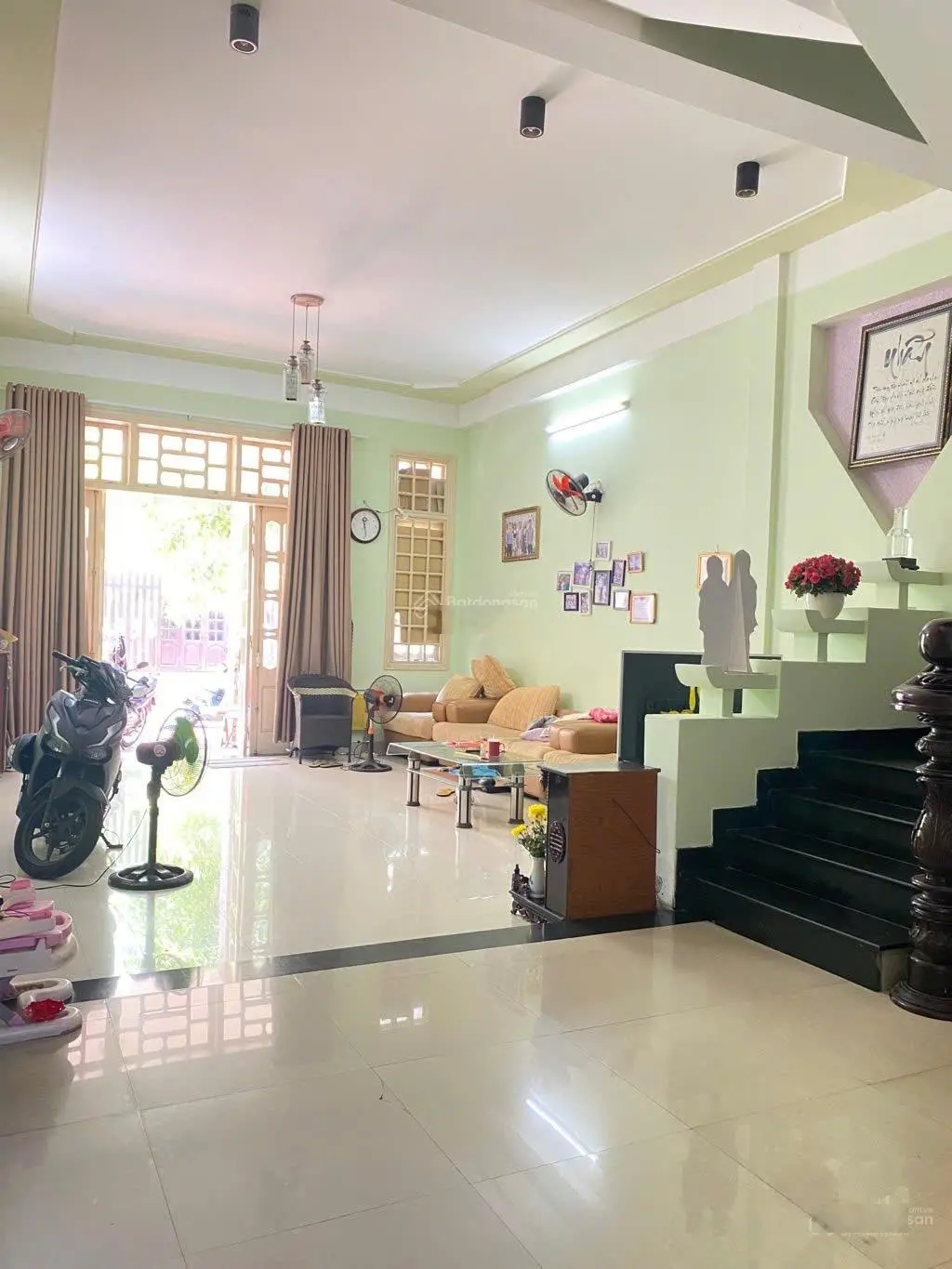Bán nhà 2 tầng đường Võ Mộng Nguyên gần biển Furama đẹp nhất Đà Nẵng giá siêu tốt