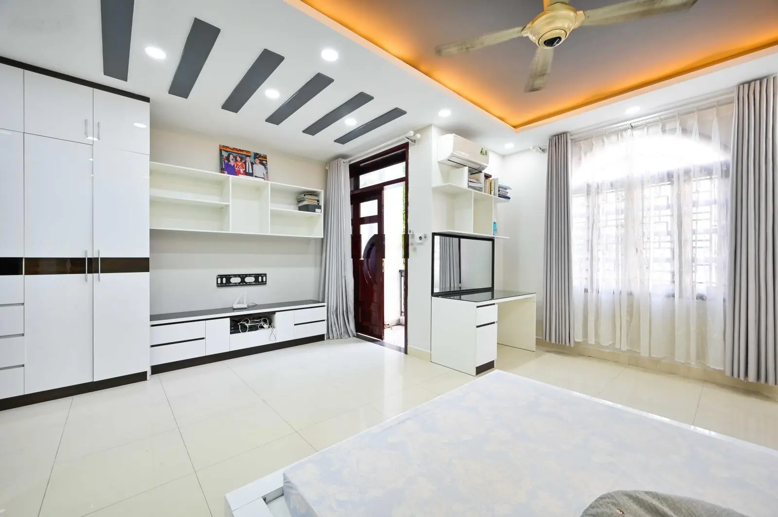 Hiếm! Khu VIP K300 phường 12 quận Tân Bình - Hẻm xe hơi - ngang hơn 8m (75m2) giá chỉ 12 tỷ