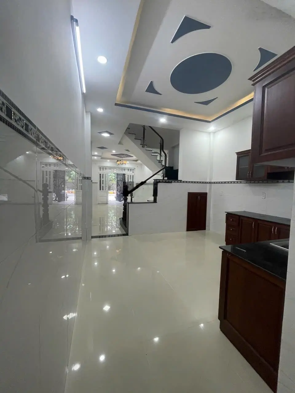 Bán gấp nhà phố 3 tầng hoàn công trong khu dân cư đồng bộ ngay cổng KCN Tân Đông Hiệp B
