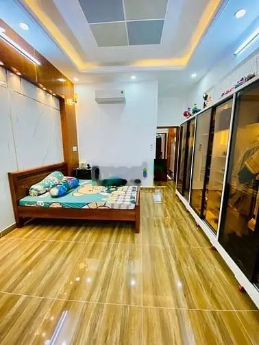 Bán nhà mặt tiền gần chợ hiệp thành quận 12 - 88m2, 4 tầng, nội thất