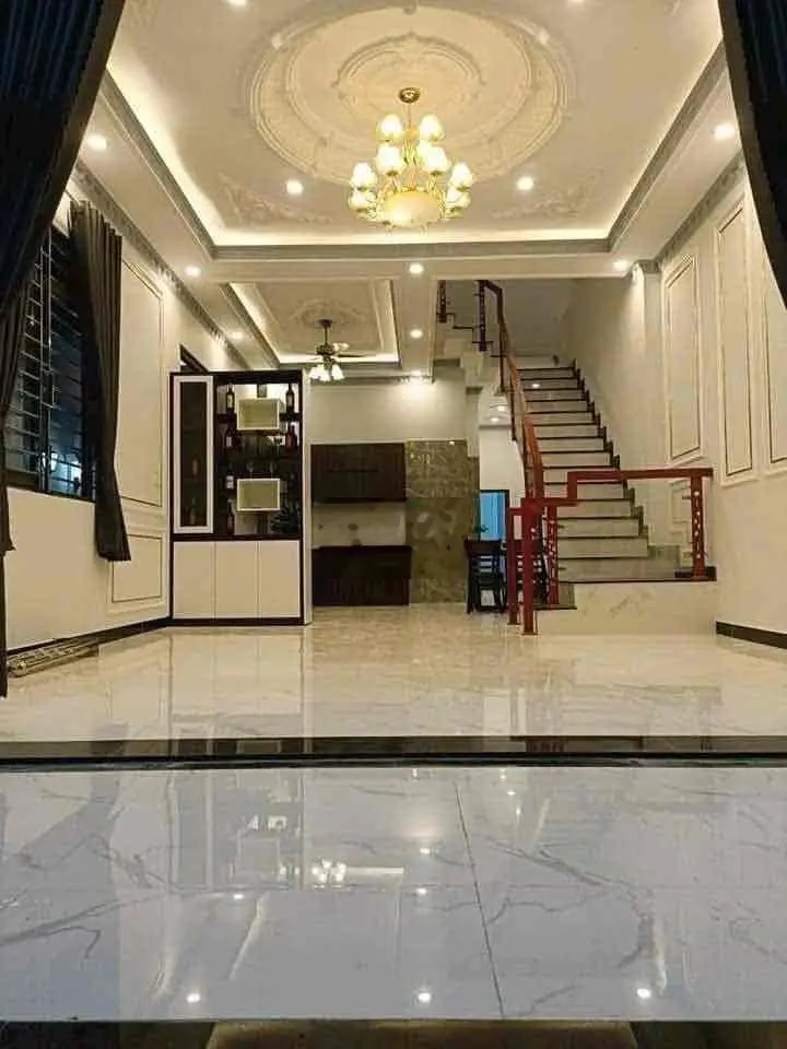 Anh Vũ kẹt tiền cần bán gấp căn nhà mặt tiền