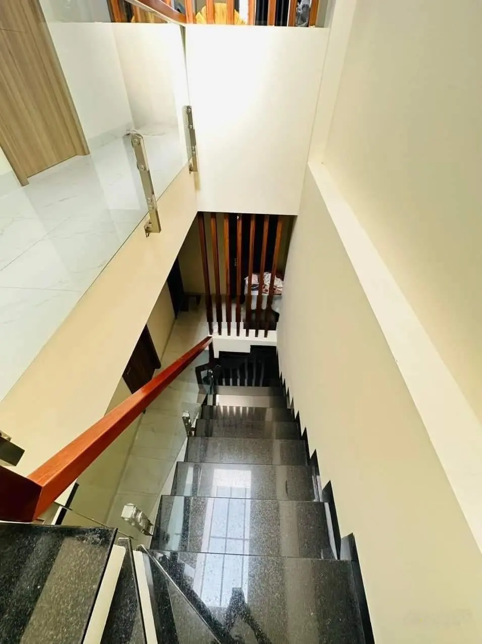 Nhà mới đẹp 4 tầng, đường 12m, Nguyễn Văn Quá. Ngay Giáo Xứ Chợ Cầu