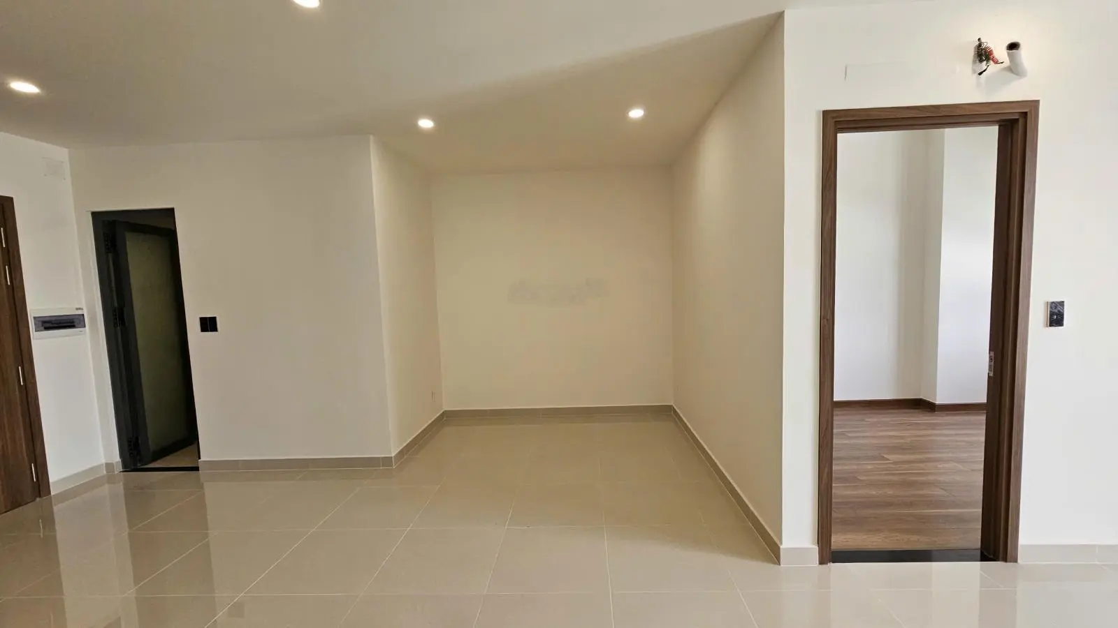 Chủ kẹt tiền cần bán căn 55m2, 1PN +, 2ty360