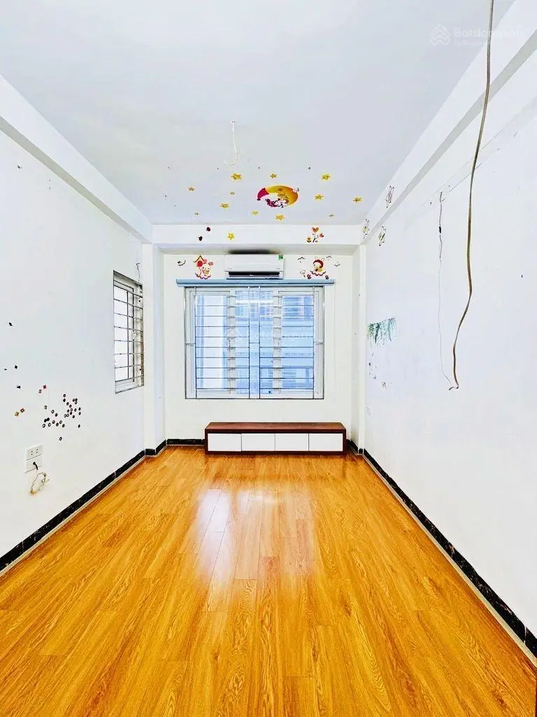 Cực sốc 3 tỷ có ngay đẹp 5 tầng 3 phòng ngủ đầy đủ công năng tại phố tam trinh phường yên sở