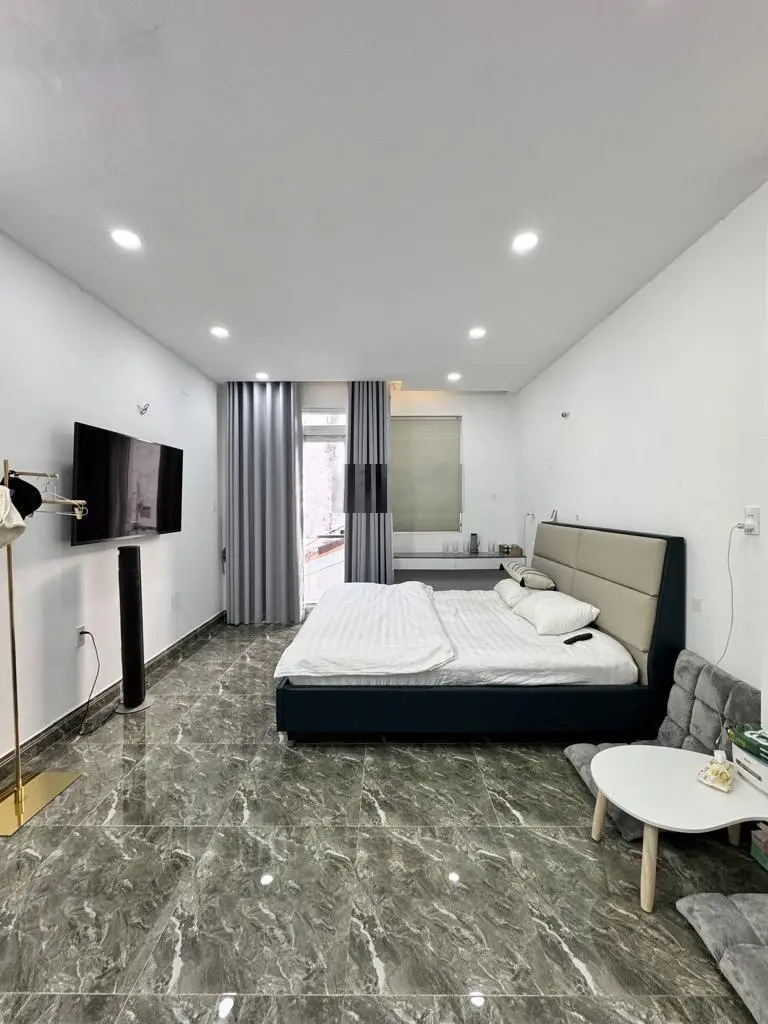 Bán nhà 5tầng gần đại học y dược 66m2 chỉ 13.4t