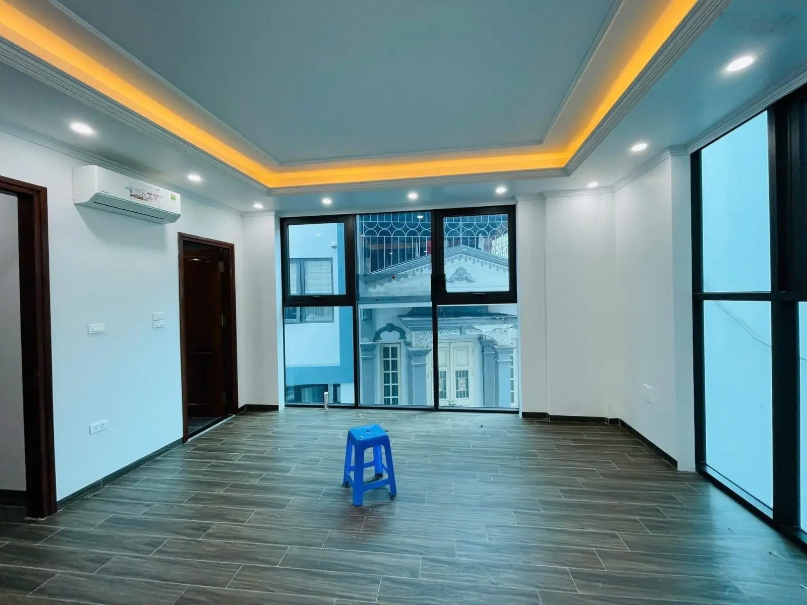 Đừng bỏ lỡ 1 siêu phẩm nhà đất nằm ngay tại trung tâm Hà Nội-7 tầng Tmáy-Lô góc- Ôtô vào nhà