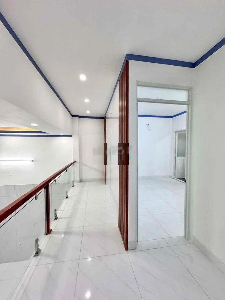 Chủ ngộp ngân hàng bán nhà gác lửng giá chỉ 1tỷ5 cuối Đồng Khởi
