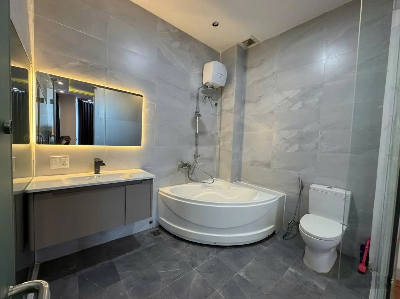 Bán nhà đẹp 3 tầng nam hòa xuân hói kiểng 11 giá 5ty8. lh: 0932.558.159