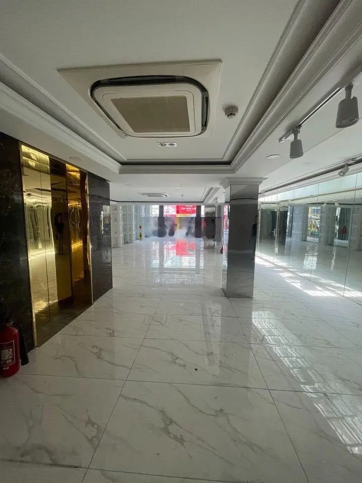 Tạo dòng tiền 50tr/tháng Bán nhà MT Nguyễn Thị Minh Khai, Q3 - Giá 9 tỷ 1 / 5,5m x 18m. Sổ sẵn