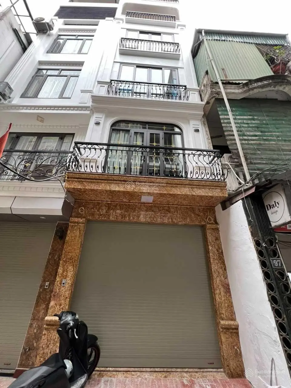 Mặt ngõ ô tô, có ô chờ thang máy, 42m2 x 5 tầng cực đẹp, cách mặt phố 20m, Nhật Tảo, Bắc Từ Liêm