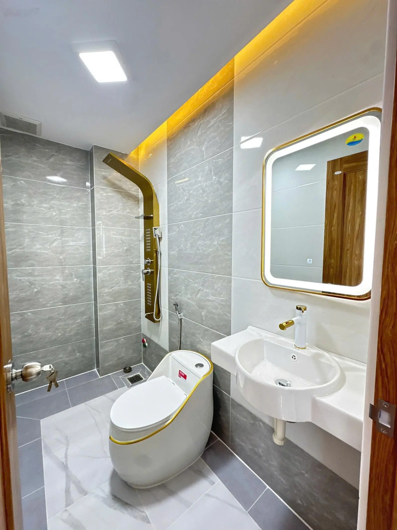 Bán nhà 5 tầng xây kiên cố Bình Tân đường Lê Văn Quới 7tỷ45, nội thất siêu đẹp, mặt tiền lớn kd tốt