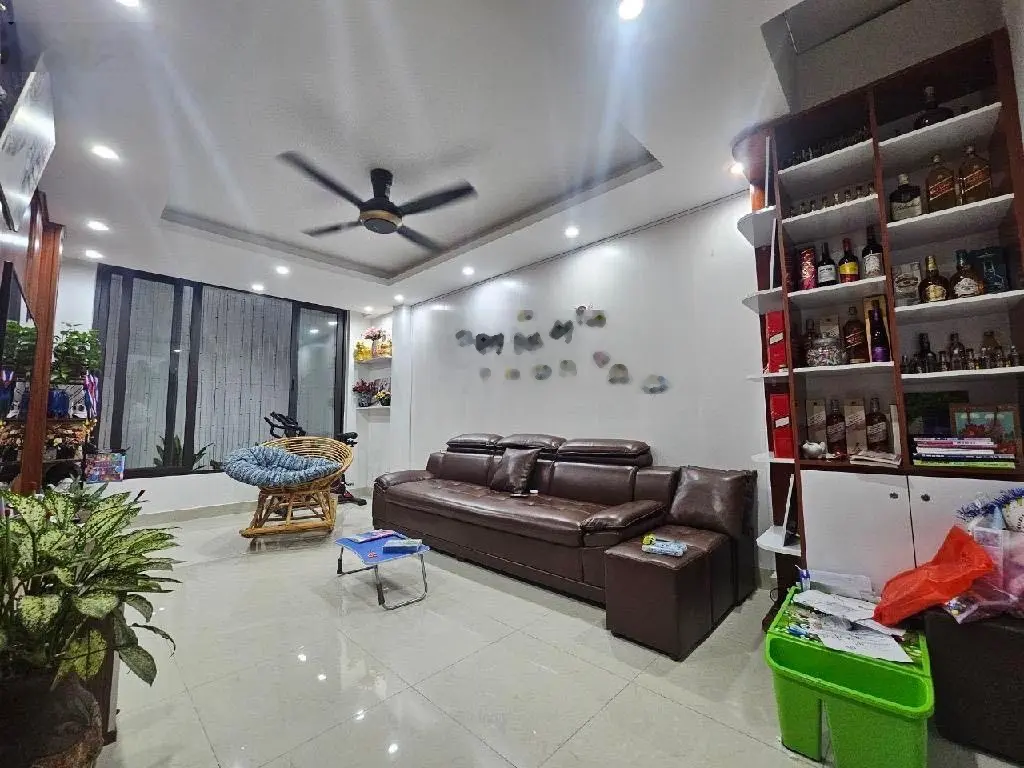 Siêu phẩm Quang Trung chỉ 10,9 tỷ nhà 66m2 5 tầng ô tô tránh gara sát phố chủ tự xây mới vài năm