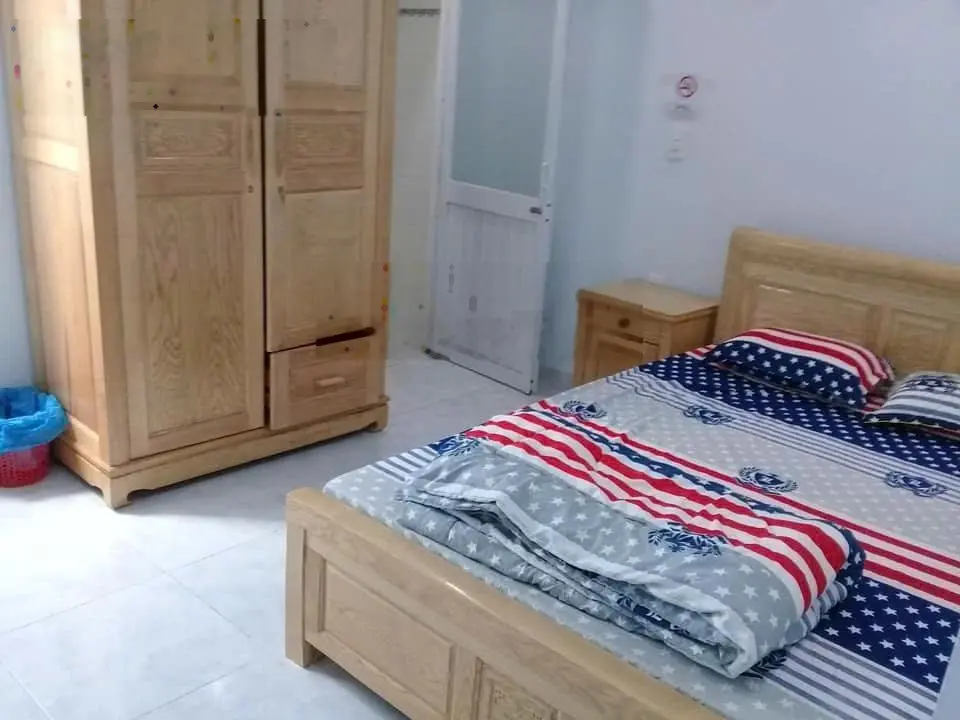 Bán khách sạn mini mặt tiền đường Bùi Huy Bích, 4 tầng 8 phòng sổ hồng chính chủ