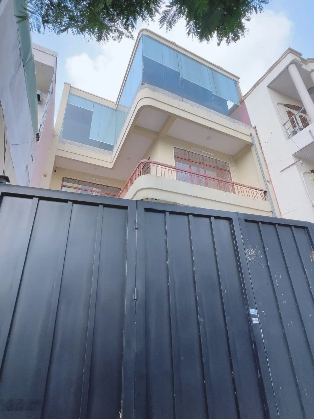 Ngộp ban cần bán gấp toà nhà mặt tiền - Vườn Lài - Tân Thành - Tân Phú - 150m2 - 3tầng - 30 tỷ TL