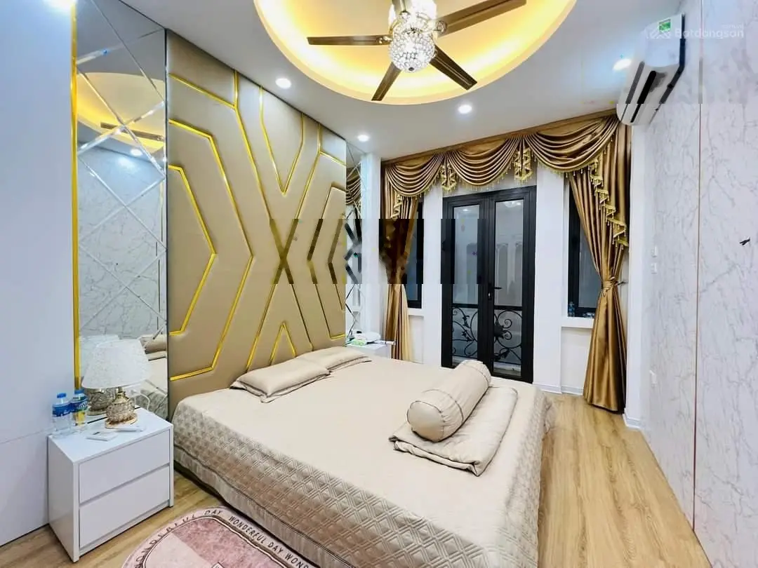 Bán nhà phố Đặng Tiến Đông,Đống Đa, Nội thất LUXURY đẳng cấp, ô tô đỗ cổng, tặng full nội thất