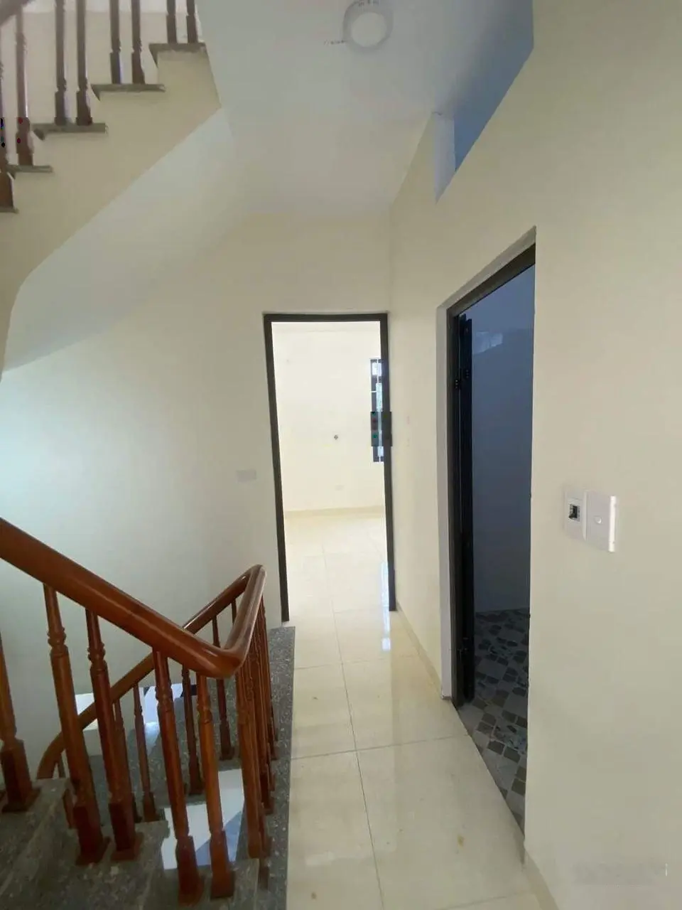 Bán căn 33m2x4T Đông Nhân trong dê, Oto đỗ gần, 5 phút ra Penika