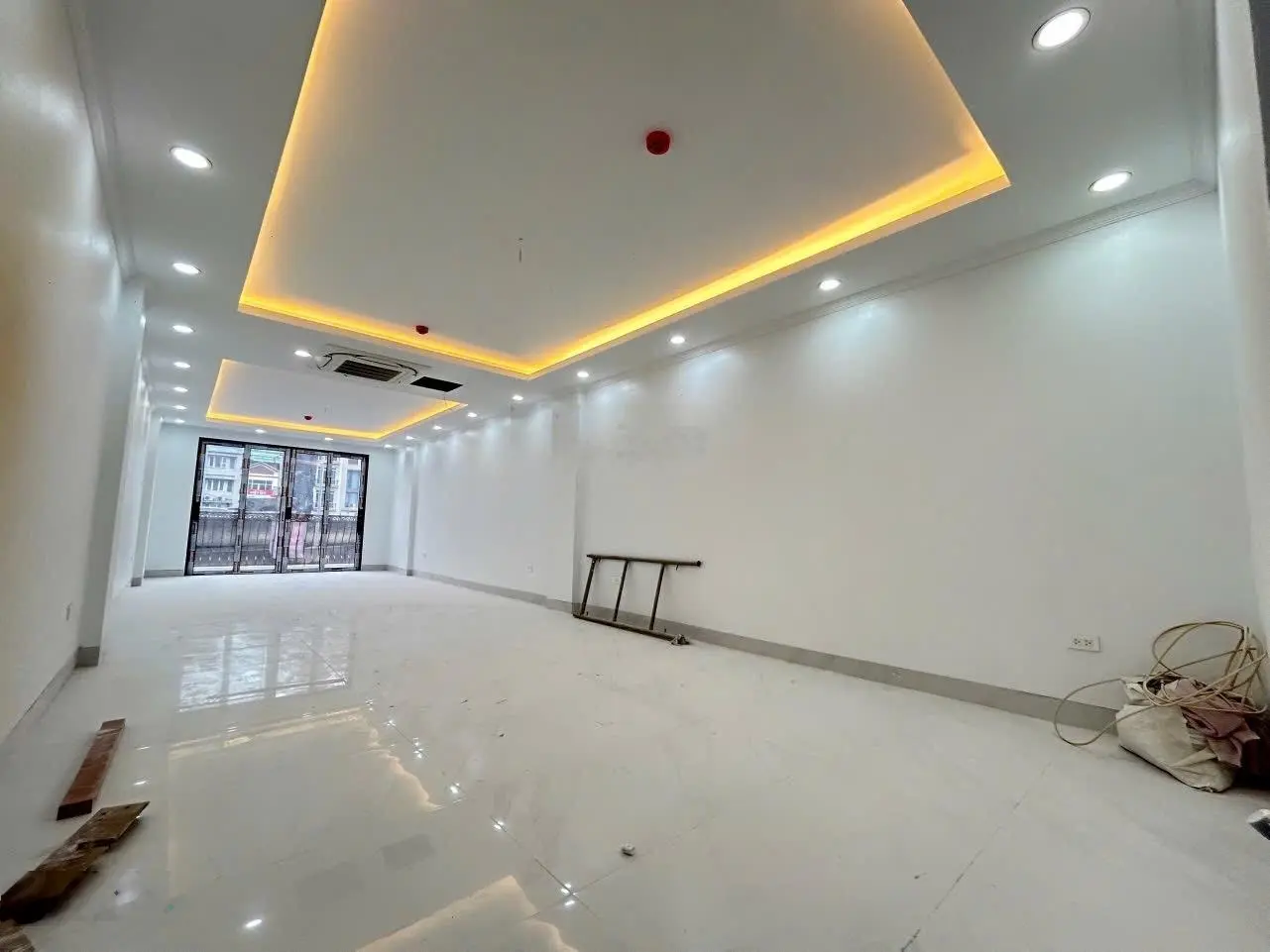 Toà nhà văn phòng 9tầng+1 hầm-thang máy phố chính trung tâm thanh xuân-dòng tiền 100tr/th-70m*36tỷ