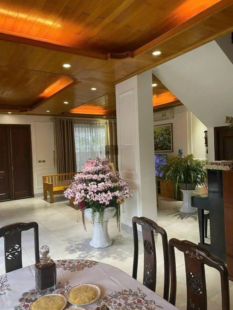 Bán bt gamura. lô góc 3 thoáng, dt,191m x 4 tầng. 5 ngủ. wieu vườn hoa. sổ vuông. giá, 59 tỷ