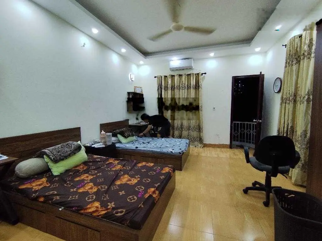 Bán nhà Trương Định phường Giáp Bát quận Hoàng Mai 36 m2 - 5T - 4.2m MT - 3,45 tỷ