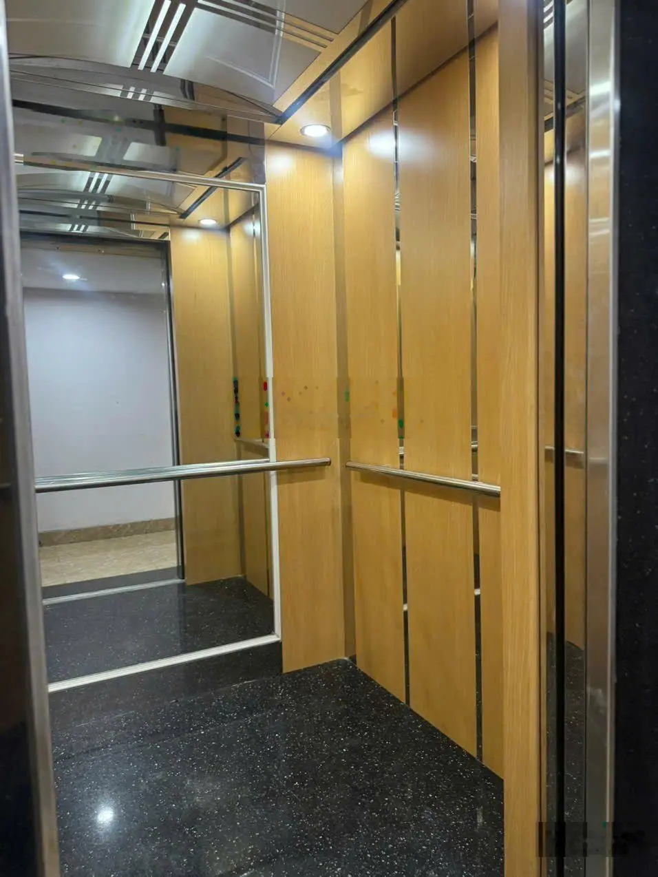 Bán nhà ngay mặt tiền Song Hành, Q12, 106m2, 6tầng, thang máy, mới tiện đầu tư làm karaoke, 17.5tỷ