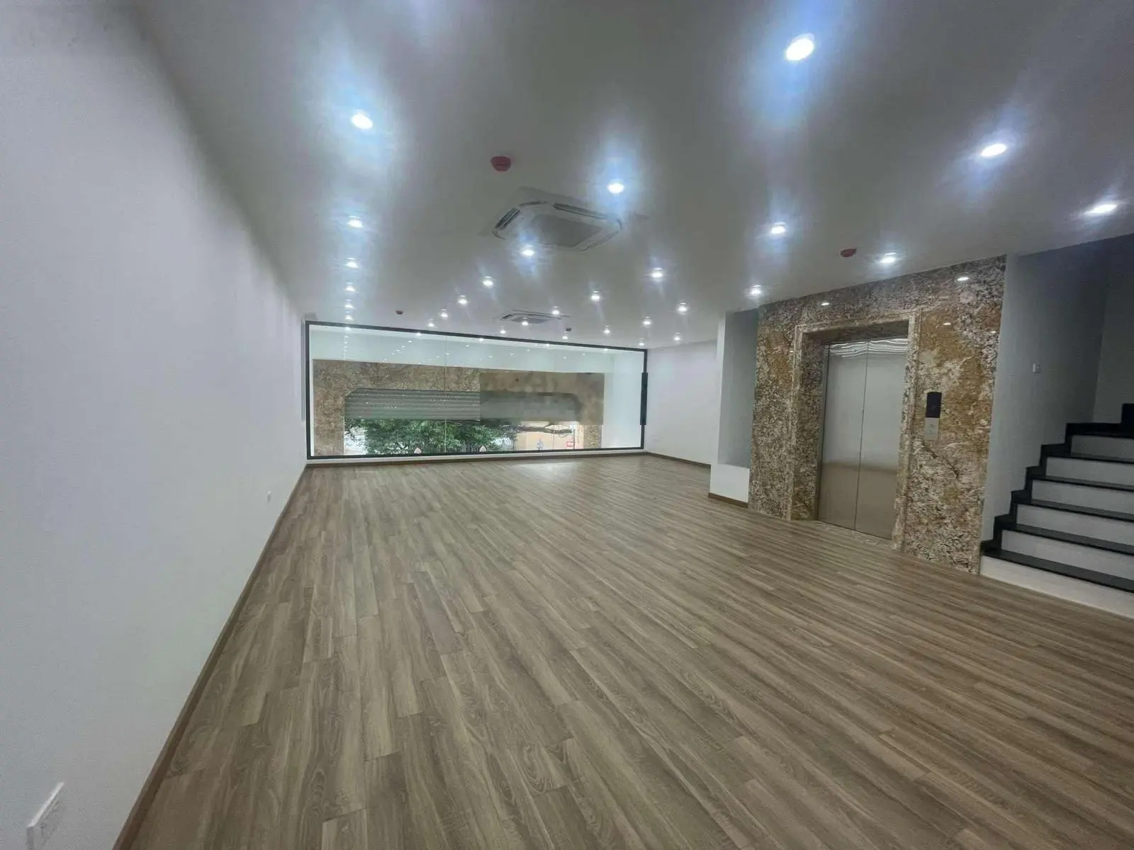 Quan Nhân - Thanh Xuân 123/126m x 8 tầng, mặt tiền 8m, giá 47 tỷ thương lượng