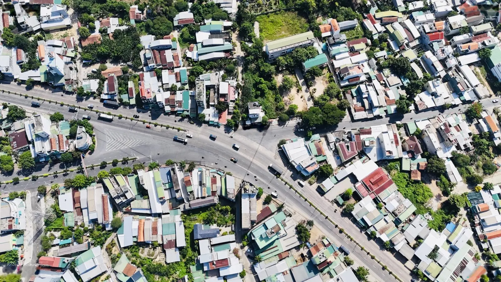 Bán nhà 3 tầng ngã 4 Lê Trung Đình - Đinh Tiên Hoàng nhà mới toanh! Vị trí đẹp giá 2tỷ5