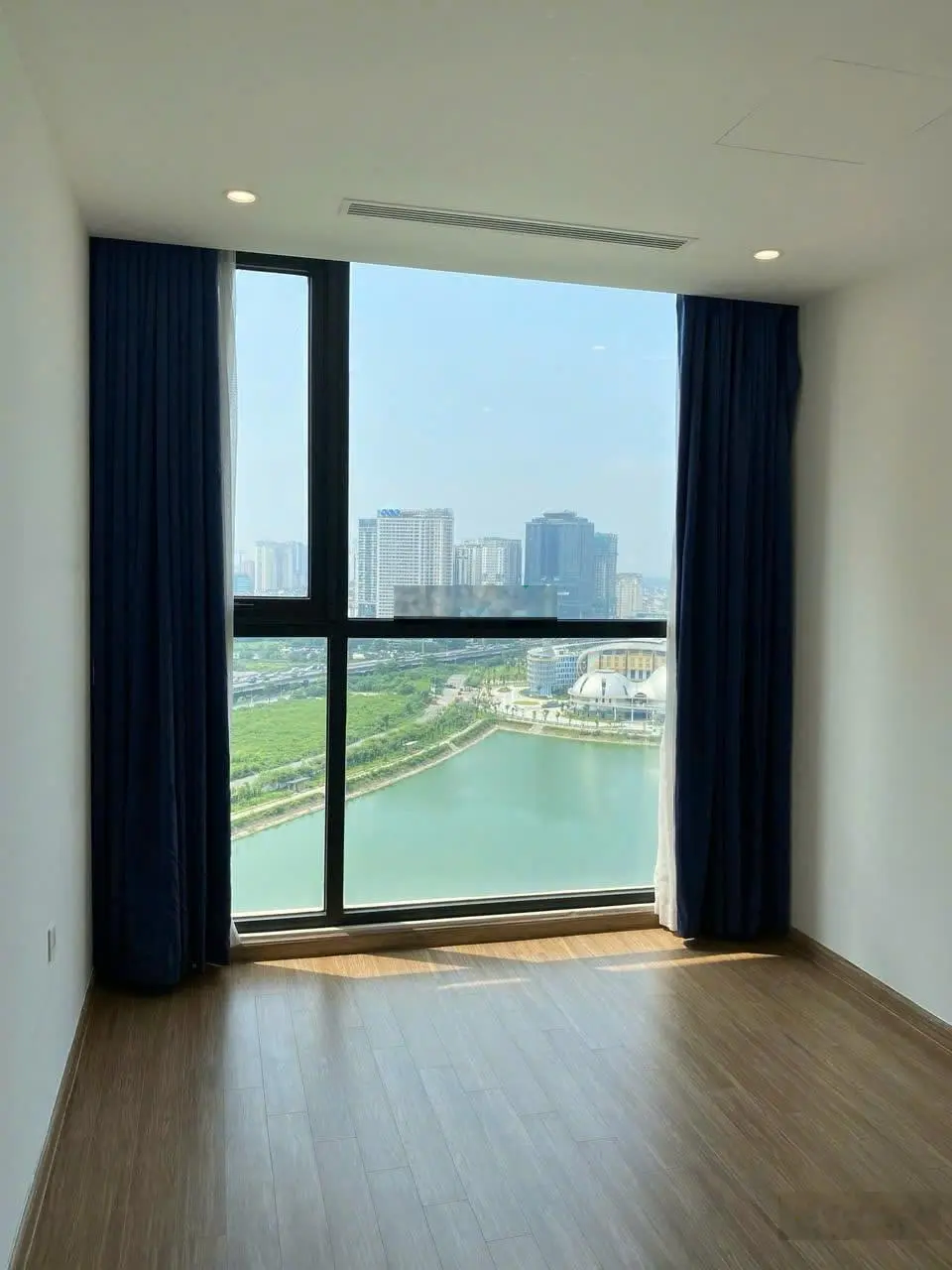 Bán căn góc 06, tầng 2x, 155m2, 4 ngủ, view hồ, toà S2 Vinhomes Skylake Phạm Hùng. LH 0974 629 ***