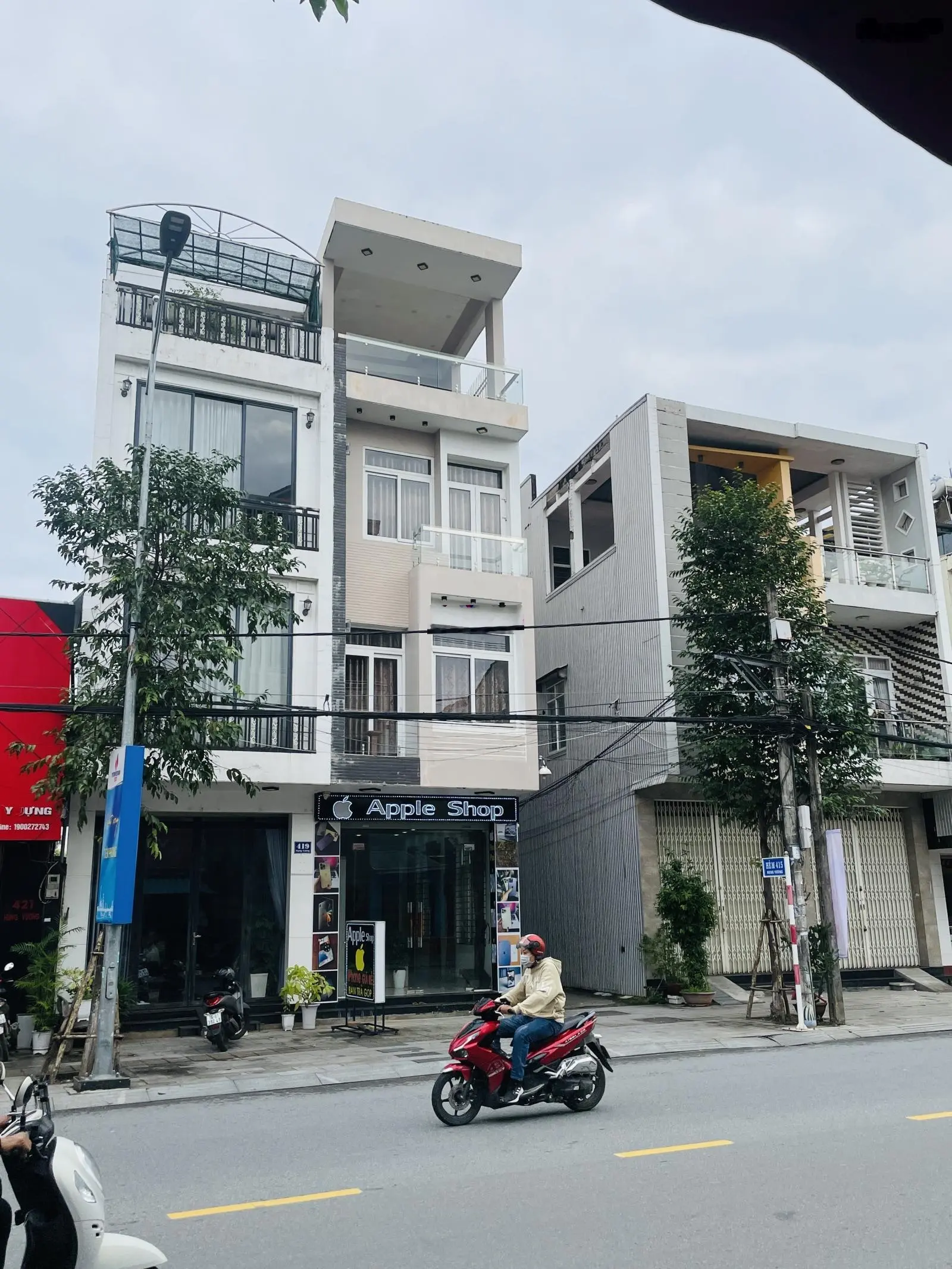 Bán nhà mặt tiền đường hình vương ngay trung tâm TP 4 tầng giá khá hợp lý lô góc 2 diện