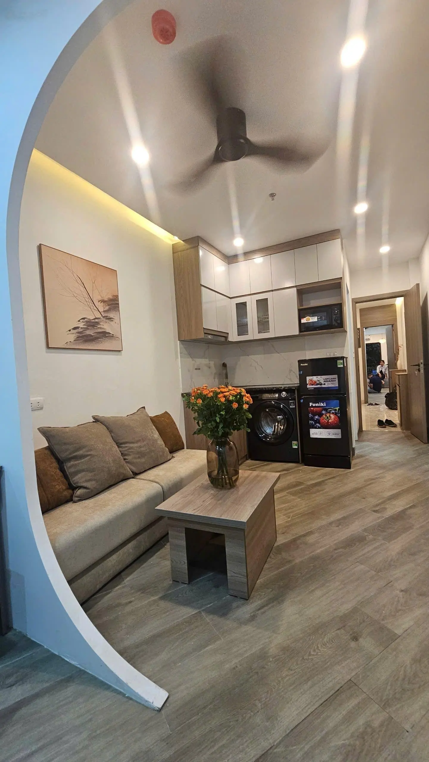 Nhà đẹp phân lô hai mặt tiền phố Phạm Văn Đồng, 15m ra phố. Ngõ rộng ba gác.