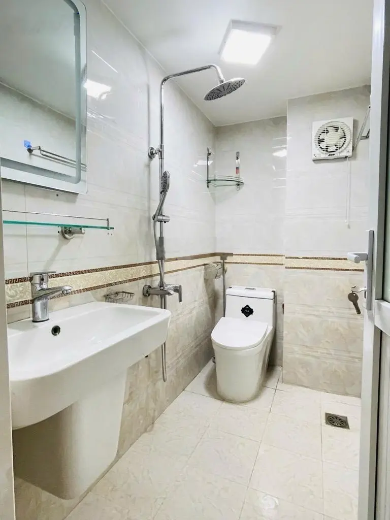 Bán nhà riêng.phố việt hưng.kim quan thượng.ngõ thông - ô tô đỗ cửa -gần vinhome riverside 9.1 tỷ