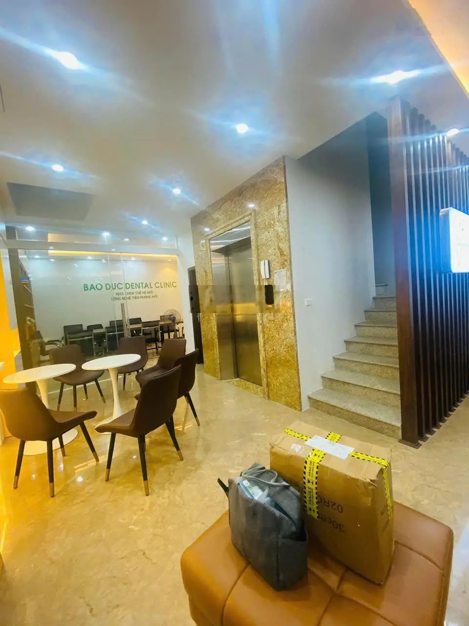 Bán gấp nhà riêng 40m2, 12,8 tỷ tại Hoa Lư, Hai Bà Trưng, Hà Nội đẹp, nhiều tiện ích, Thang máy.