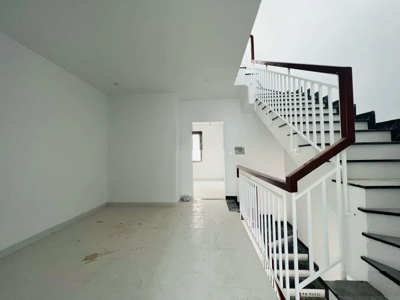 Bán nhà 3 tầng KVG gói 8 KĐT Mỹ Gia, đường thông nhà đã hoàn thiện. Giá chỉ 4tỷ5